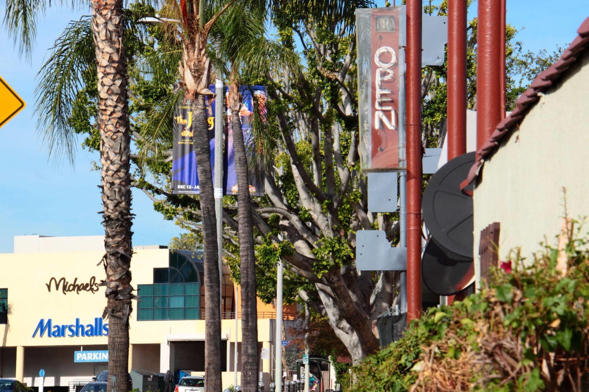 El Royale Gardens Near Universal Studios Лос-Анджелес Екстер'єр фото